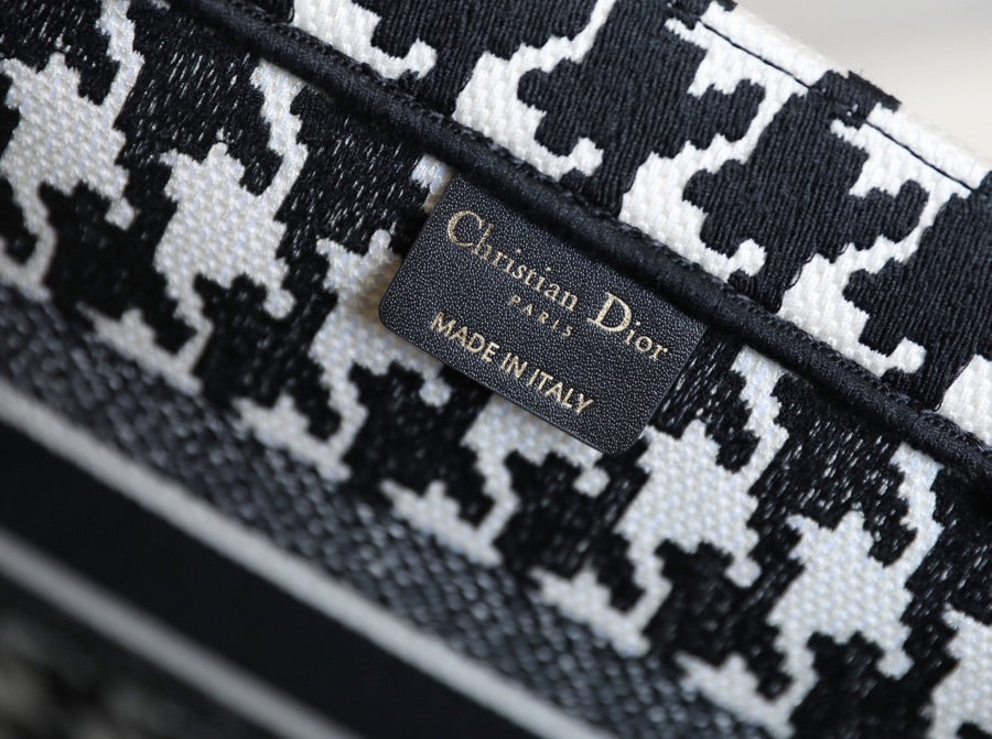 DIOR women's bags 57