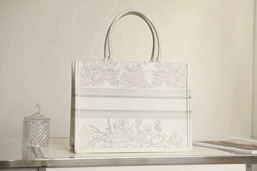 DIOR women's bags 61