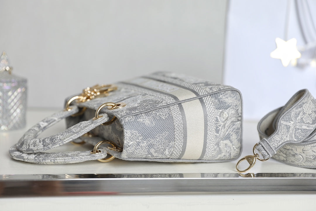 DIOR women's bags 64