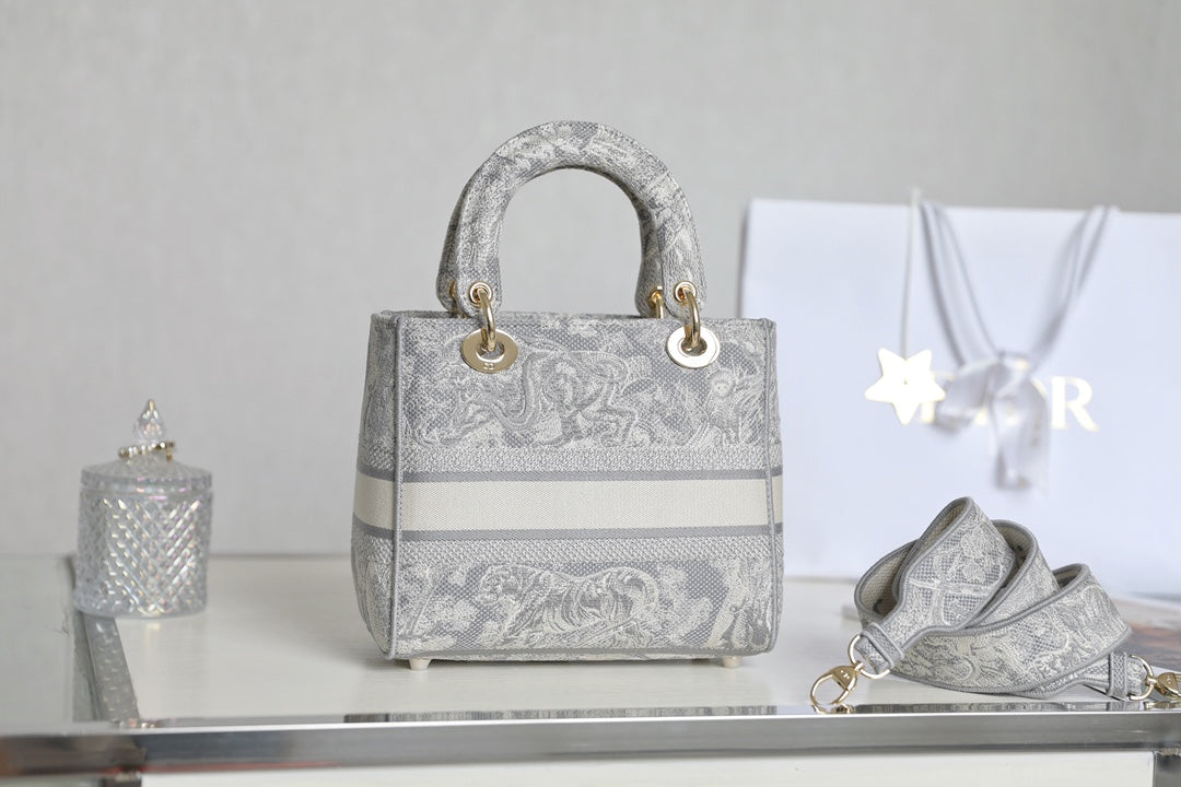DIOR women's bags 64