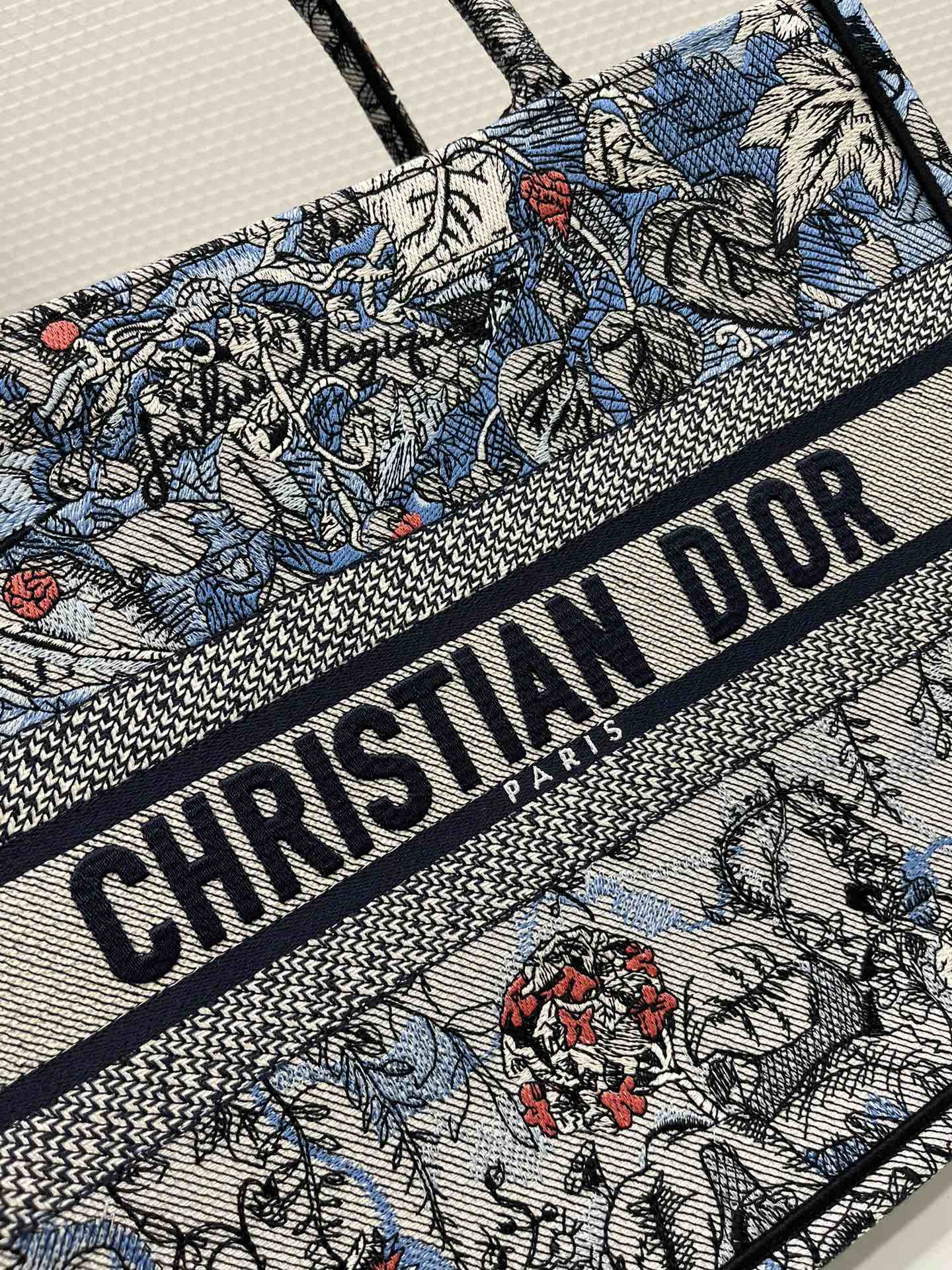 DIOR women's bags 122
