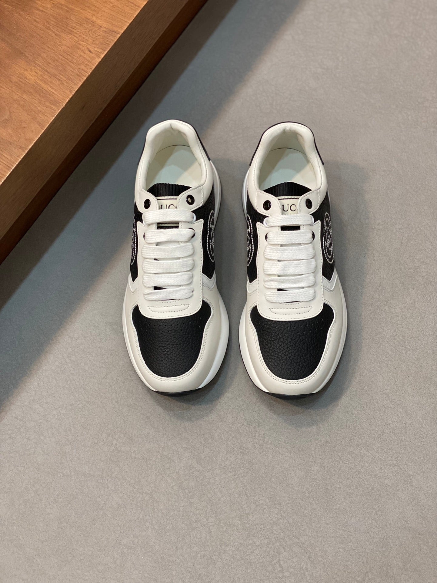 GUCCI sneakers 01