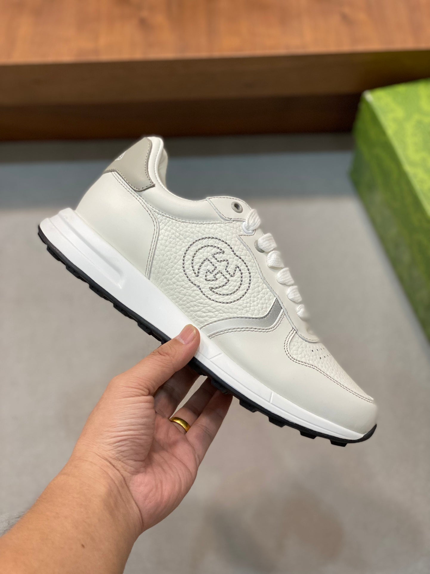 GUCCI sneakers 02