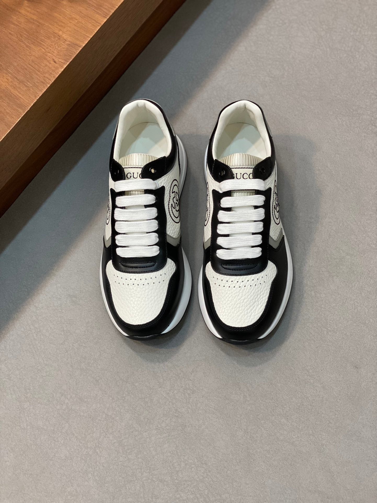 GUCCI sneakers 03