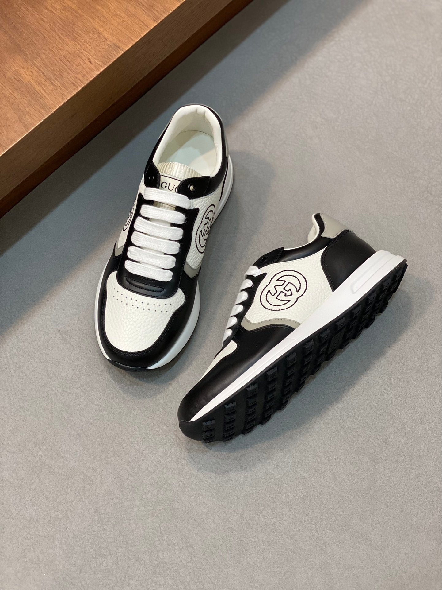 GUCCI sneakers 03