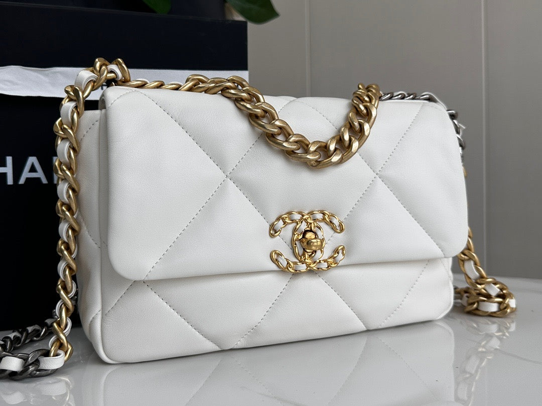 CHANEL women's bags 31