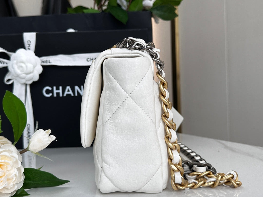 CHANEL women's bags 31