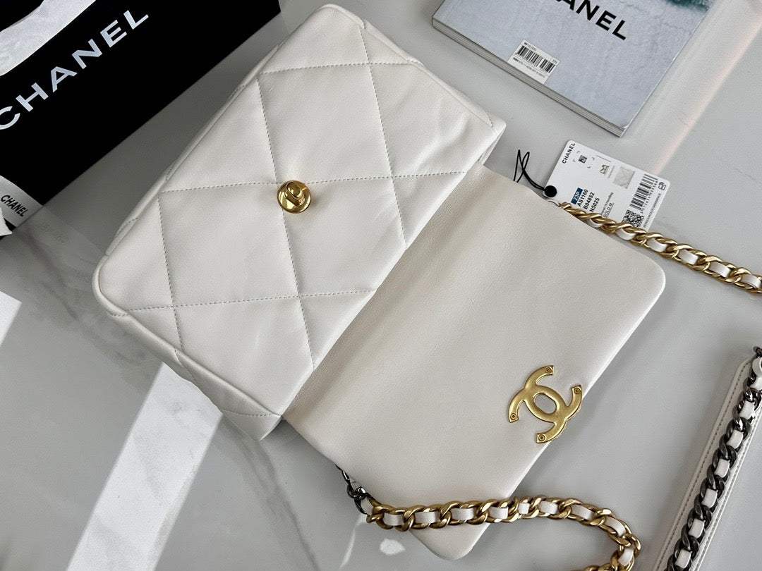 CHANEL women's bags 31