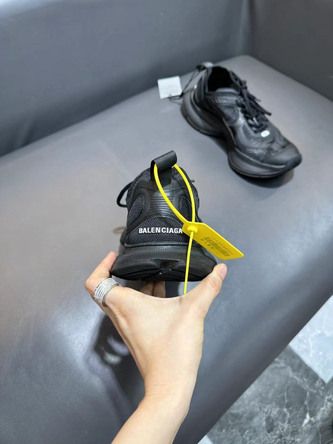 Balenciaga sneakers 01