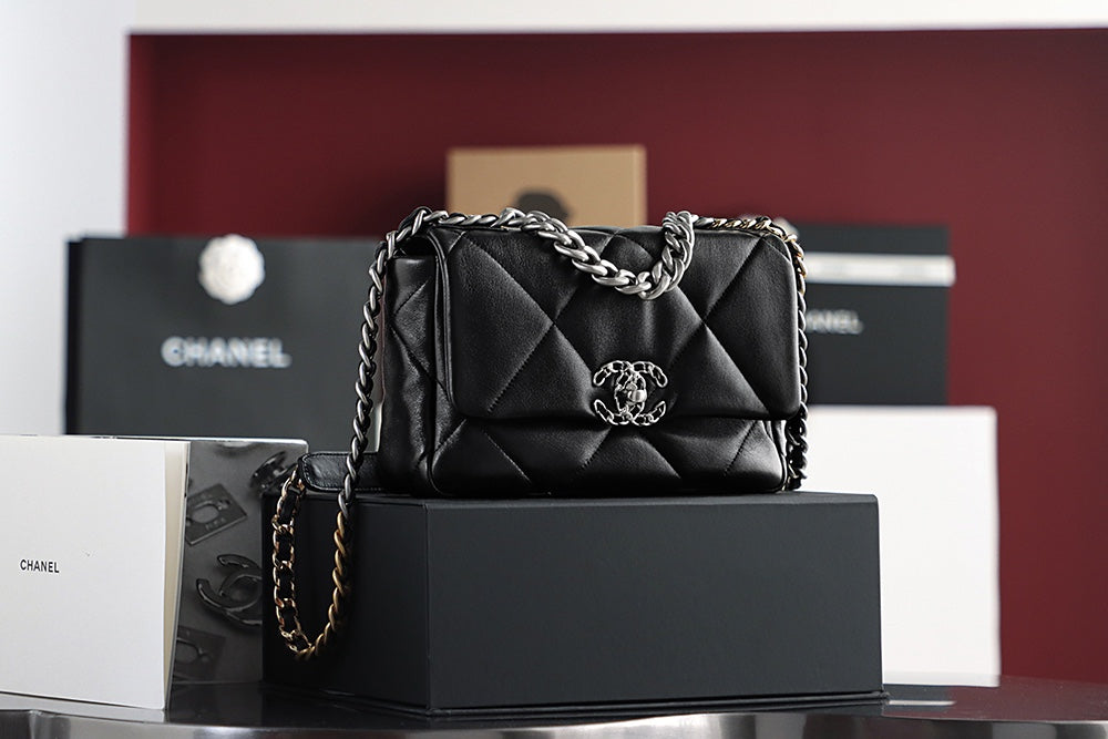CHANEL women's bags 35