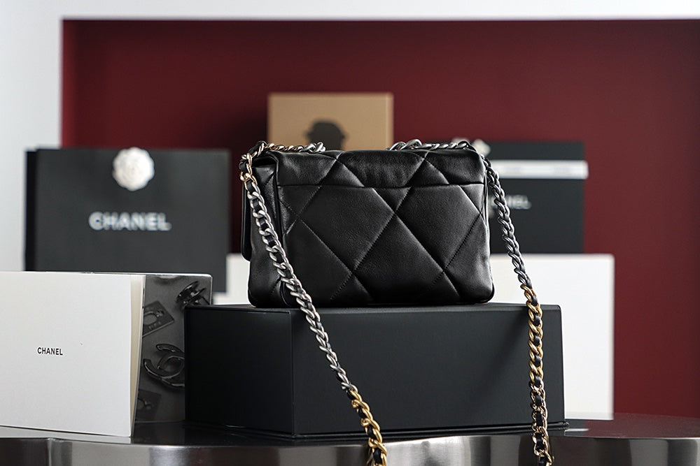 CHANEL women's bags 35