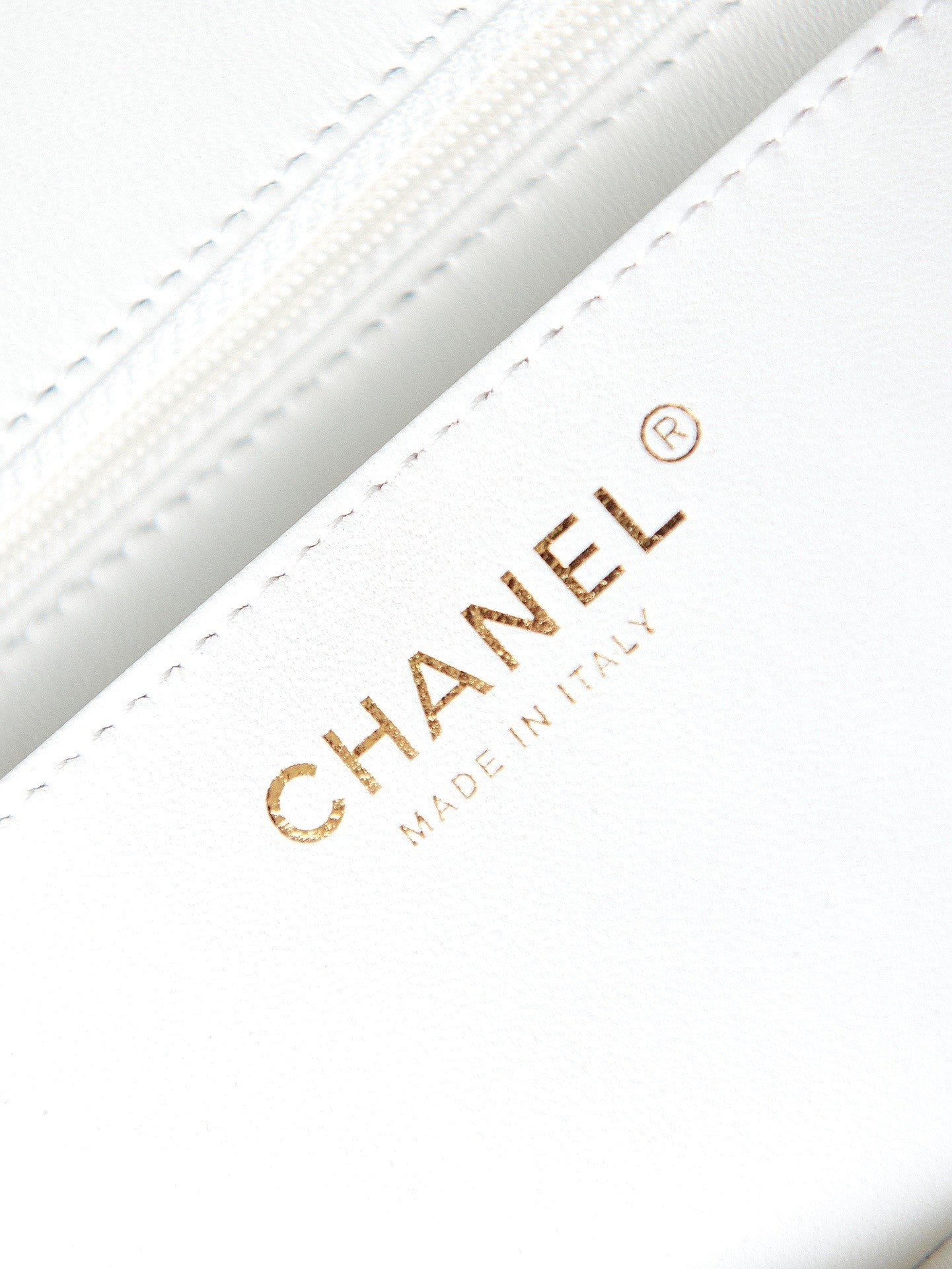 CHANEL women's bags 37