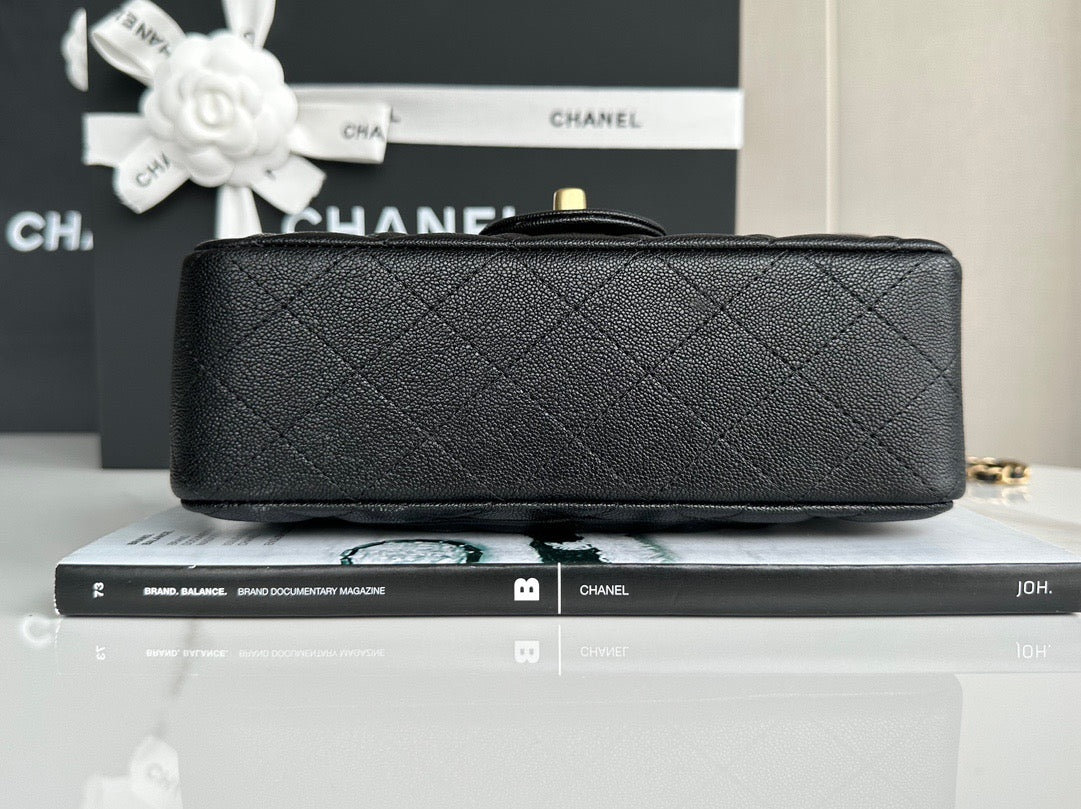 CHANEL women's bags 38