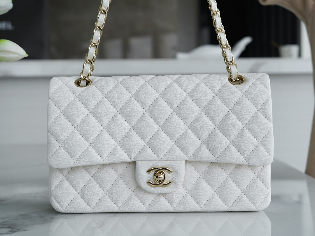 CHANEL women's bags 39