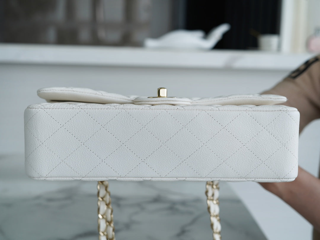 CHANEL women's bags 39