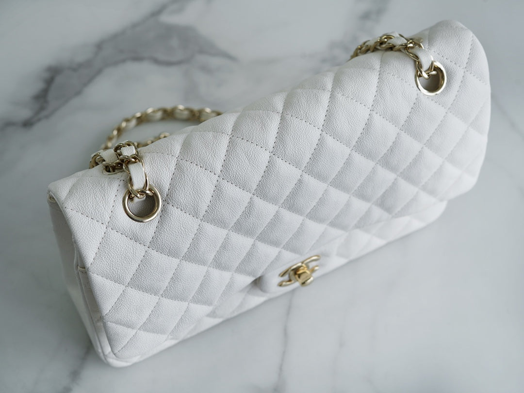 CHANEL women's bags 39