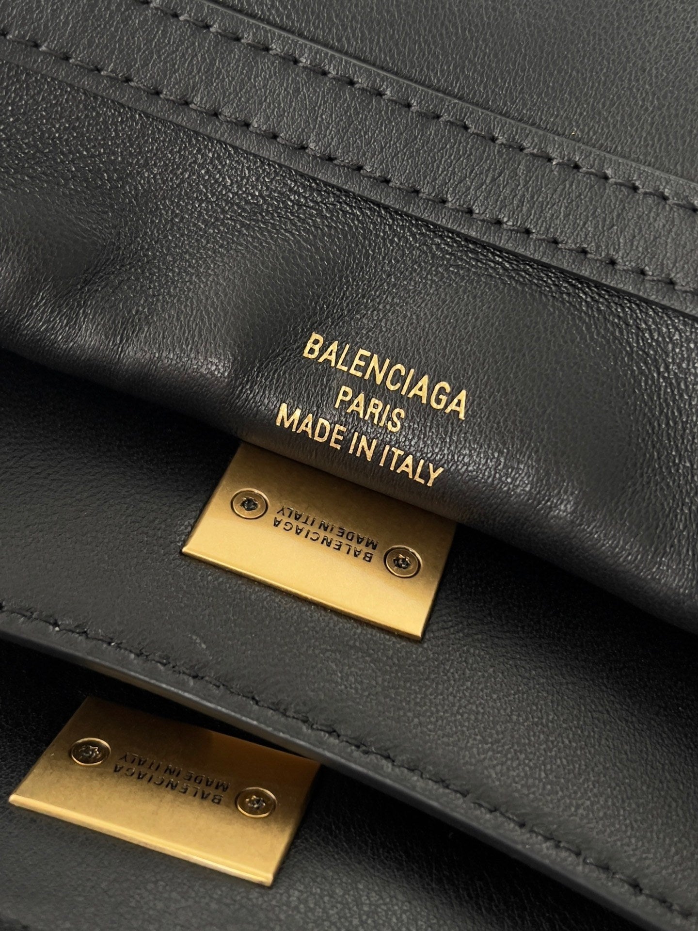 BALENCIAGA women's bags 1
