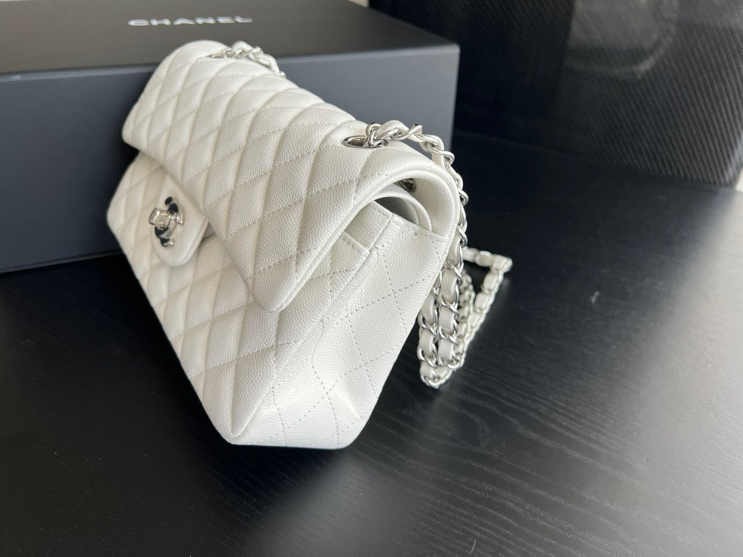 CHANEL women's bags 40