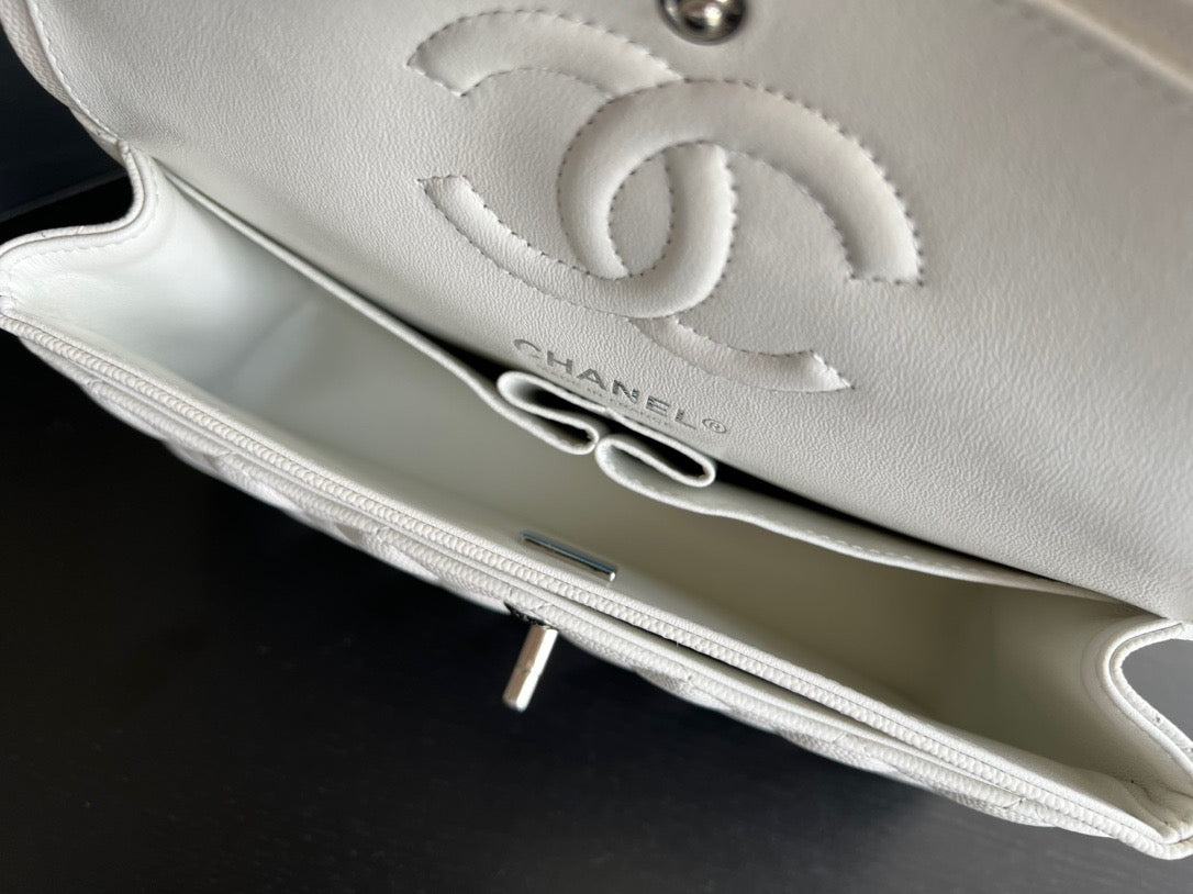 CHANEL women's bags 40