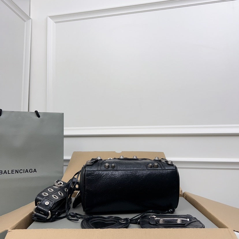 BALENCIAGA women's bags 16