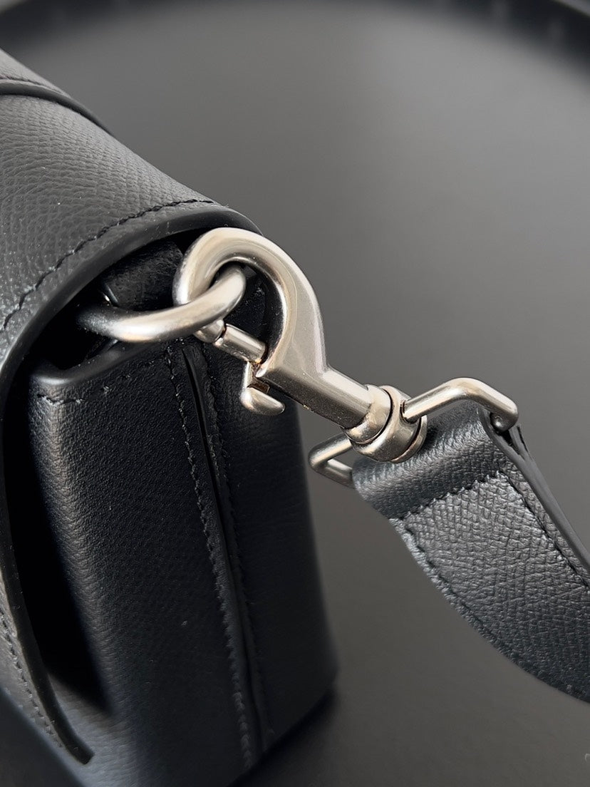 BALENCIAGA women's bags 18