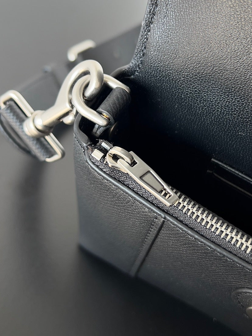 BALENCIAGA women's bags 18