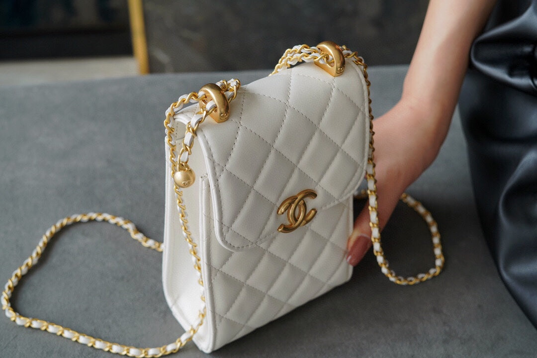 CHANEL women's bags 85