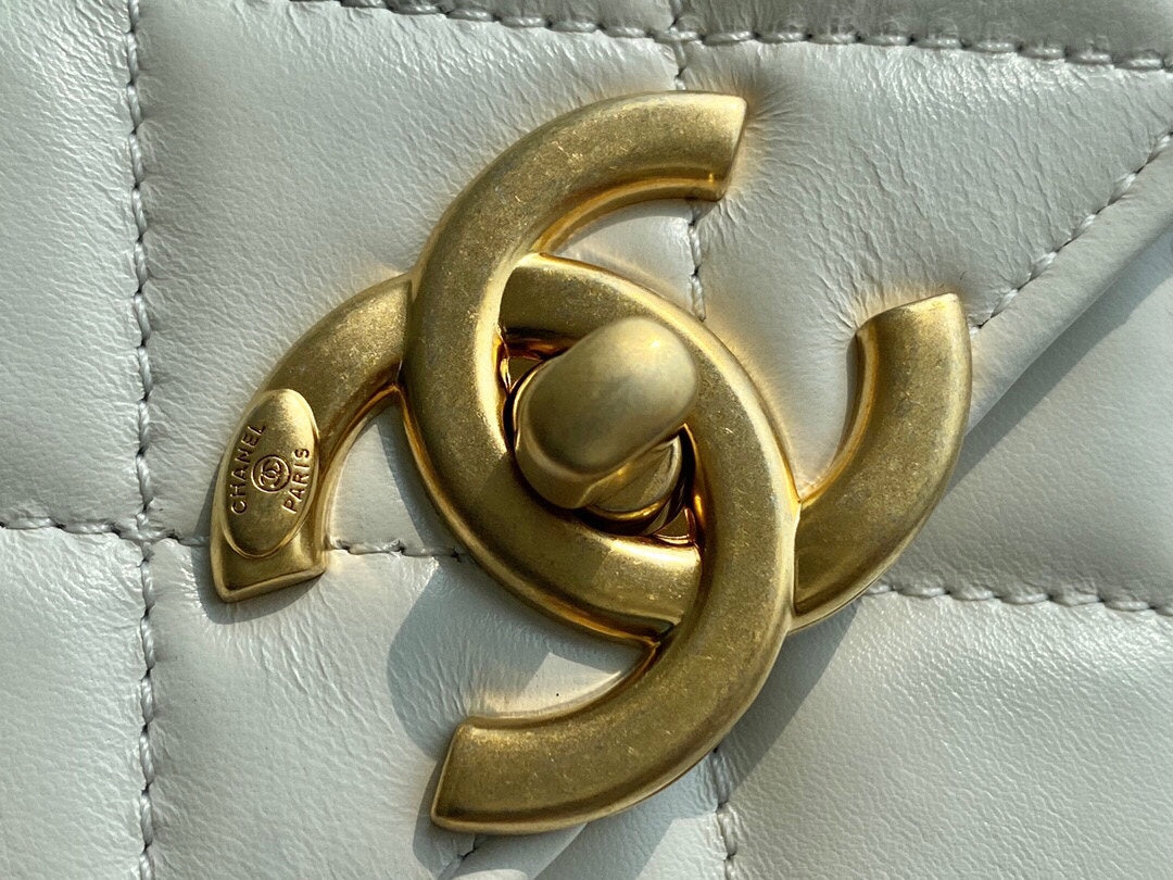 CHANEL women's bags 85