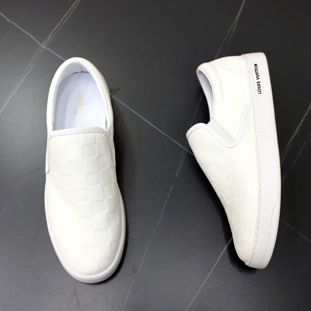 Louis Vuitton sneakers 32