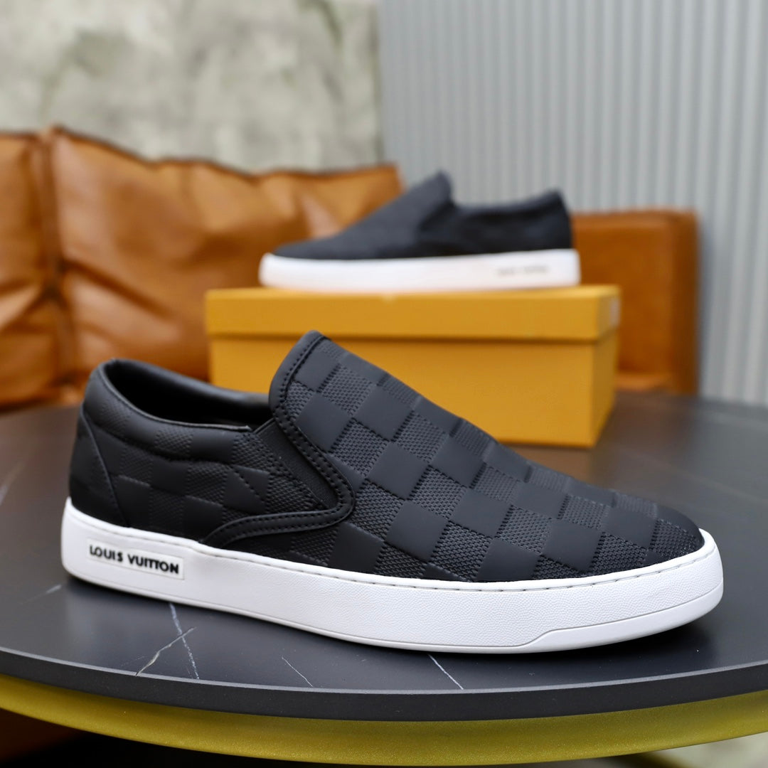 Louis Vuitton sneakers 33