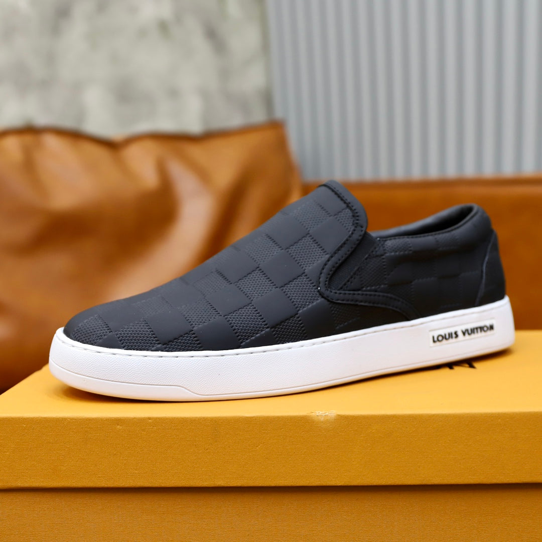 Louis Vuitton sneakers 33