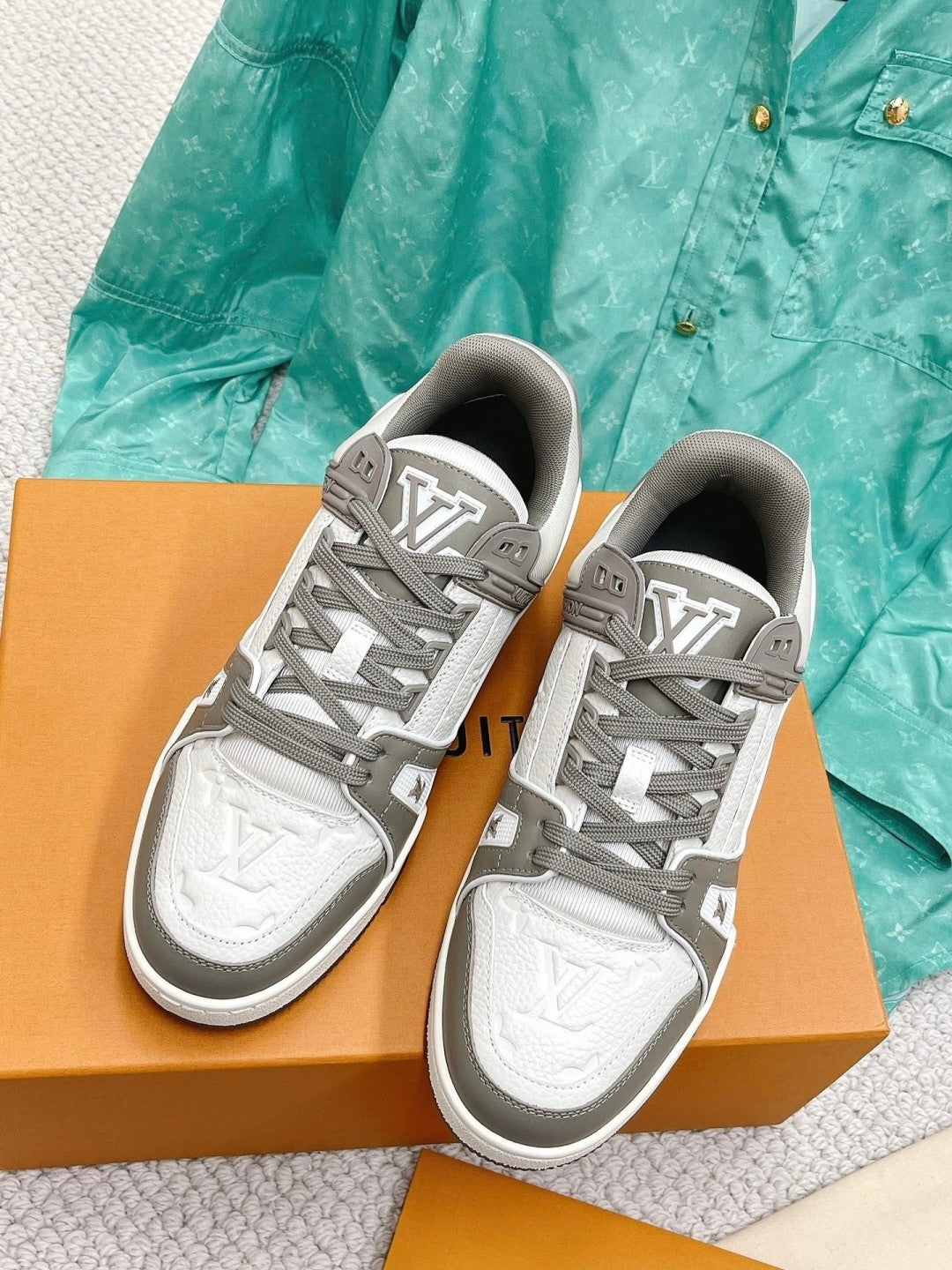 Louis Vuitton sneakers 36