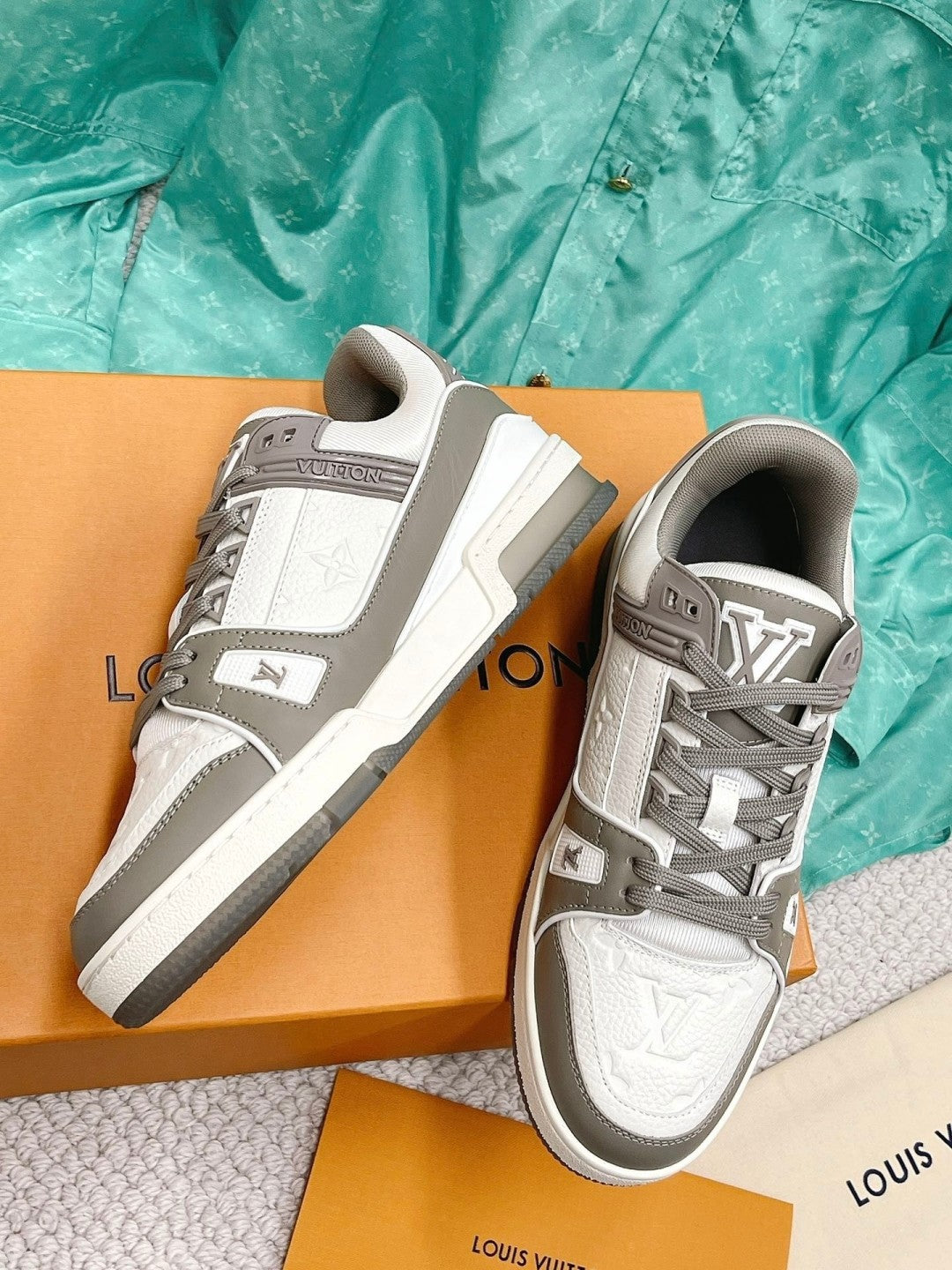 Louis Vuitton sneakers 36