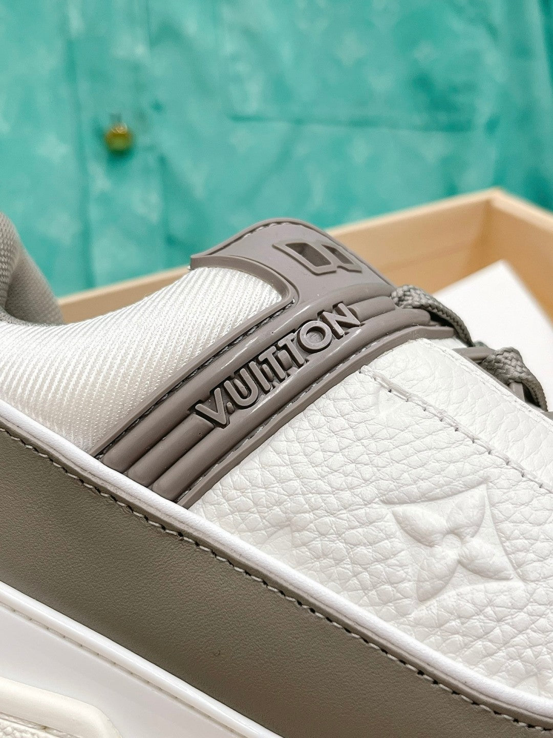 Louis Vuitton sneakers 36