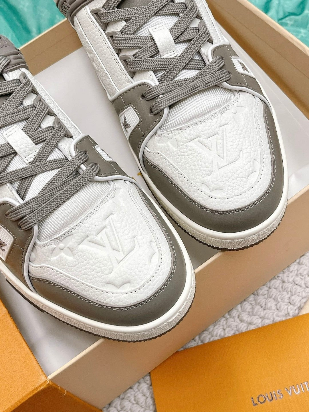 Louis Vuitton sneakers 36