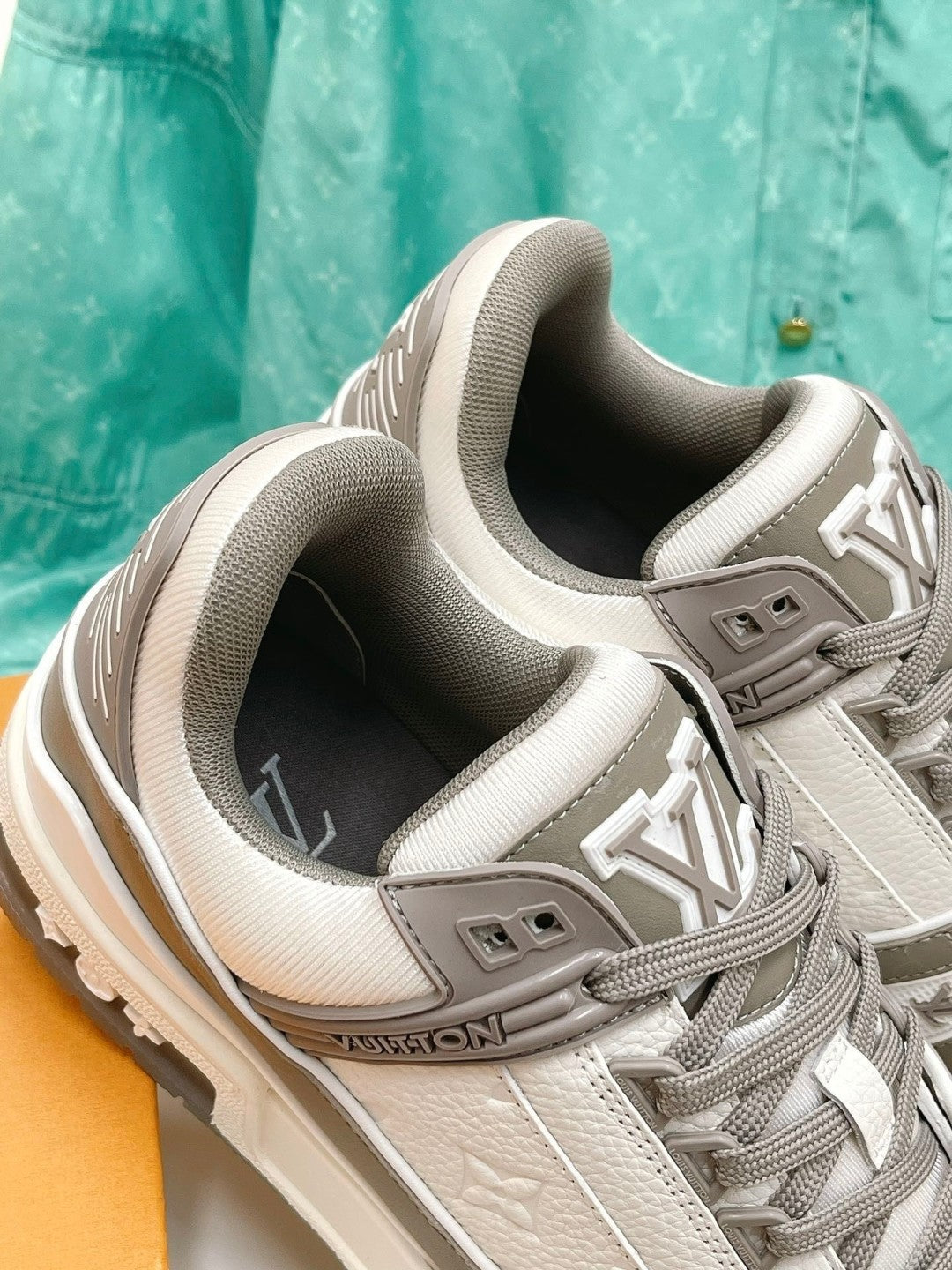 Louis Vuitton sneakers 36