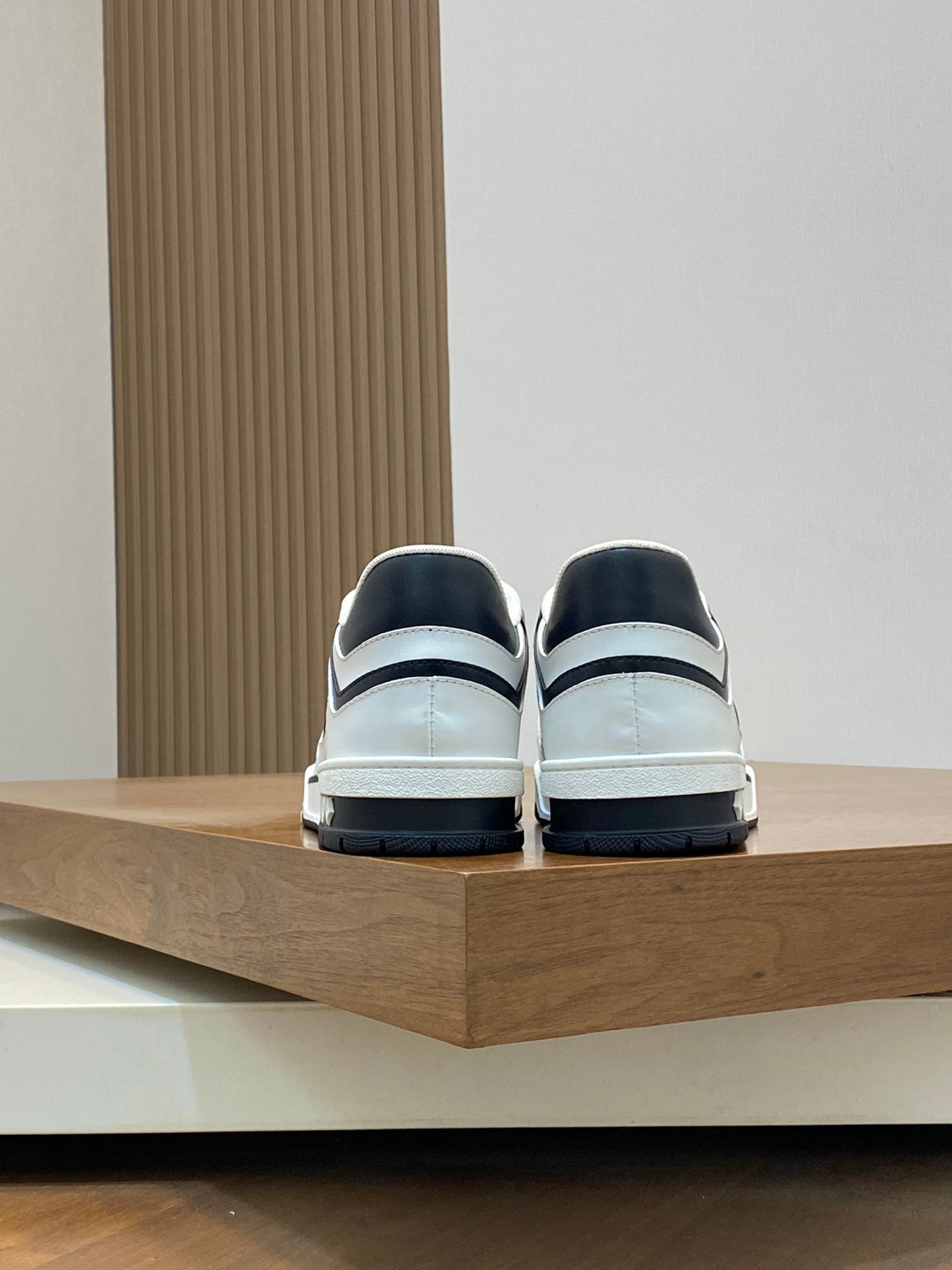Louis Vuitton sneakers 38