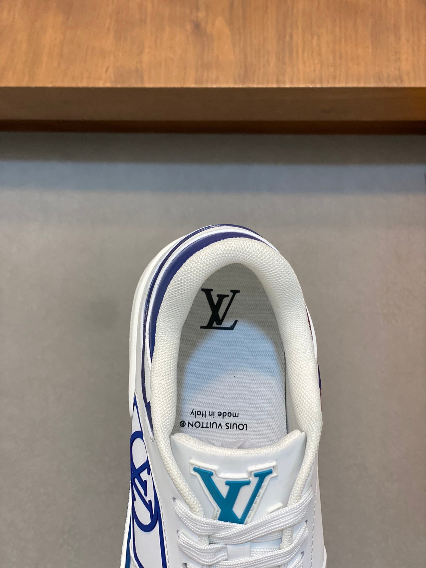 Louis Vuitton sneakers 40