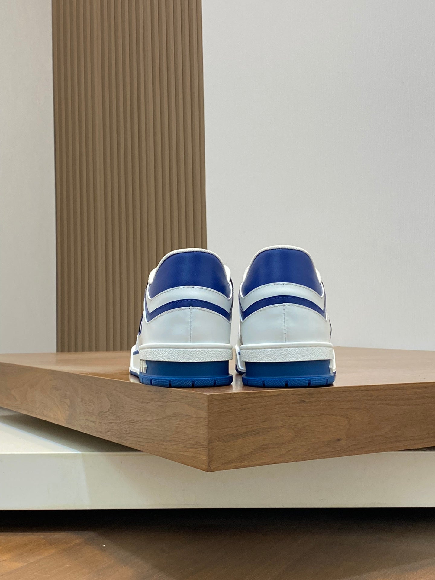 Louis Vuitton sneakers 40
