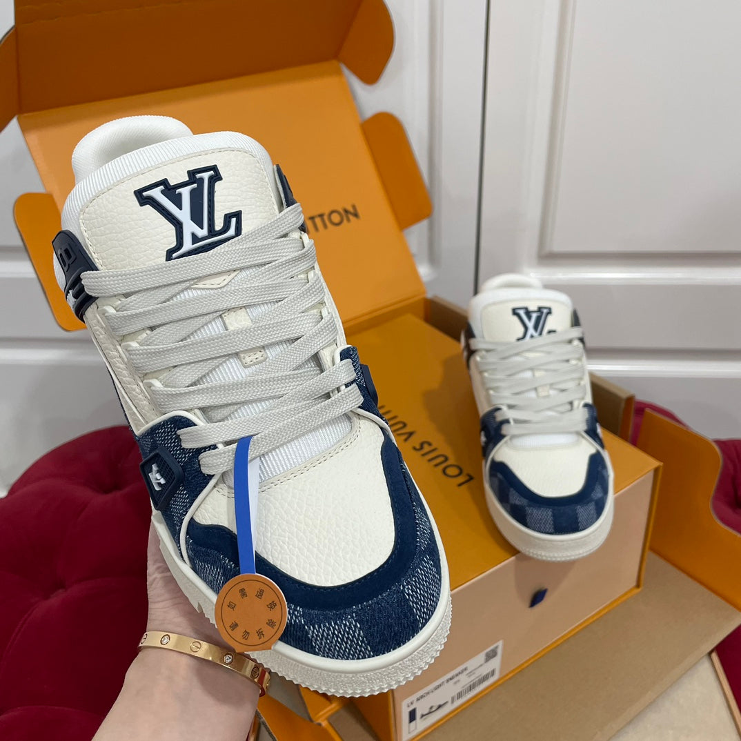 Louis Vuitton sneakers 43
