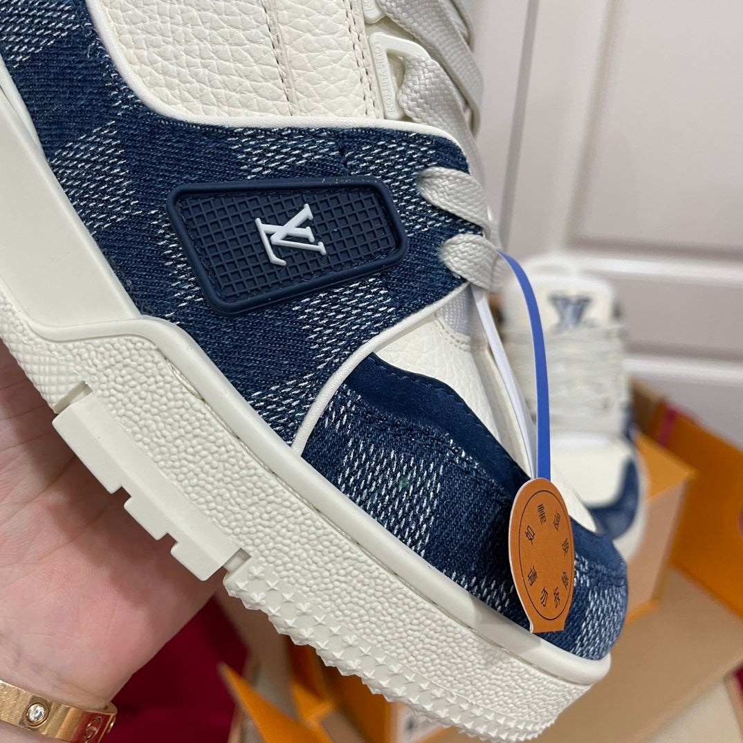 Louis Vuitton sneakers 43
