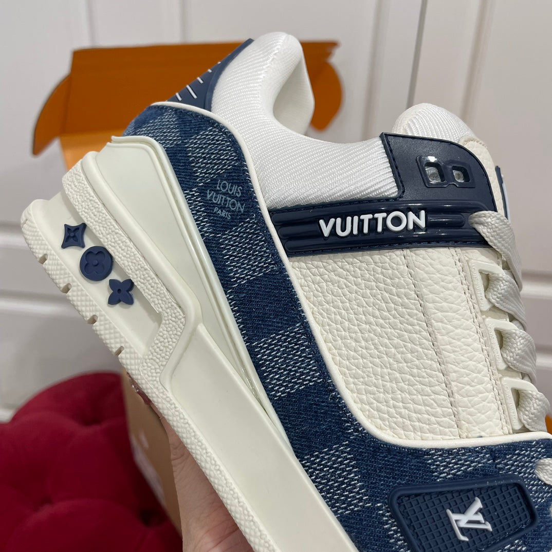 Louis Vuitton sneakers 43