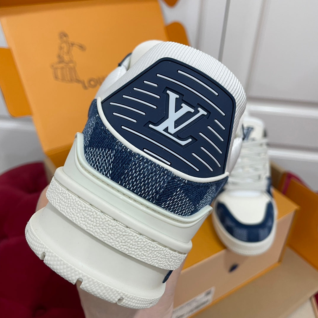Louis Vuitton sneakers 43