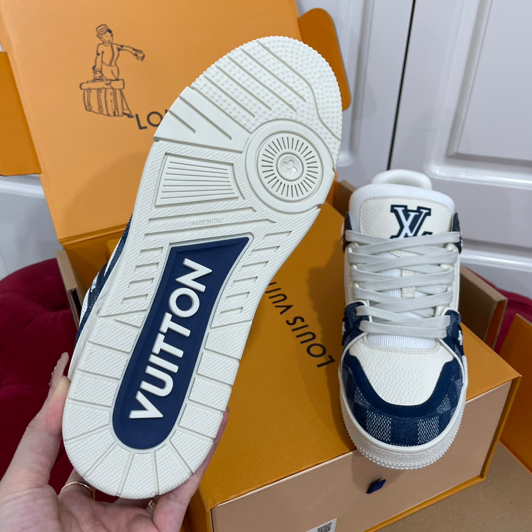 Louis Vuitton sneakers 43