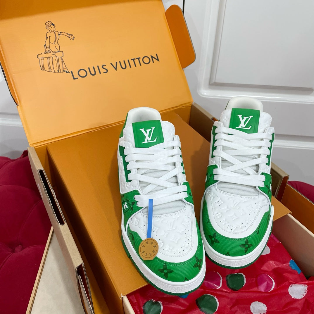 Louis Vuitton sneakers 44