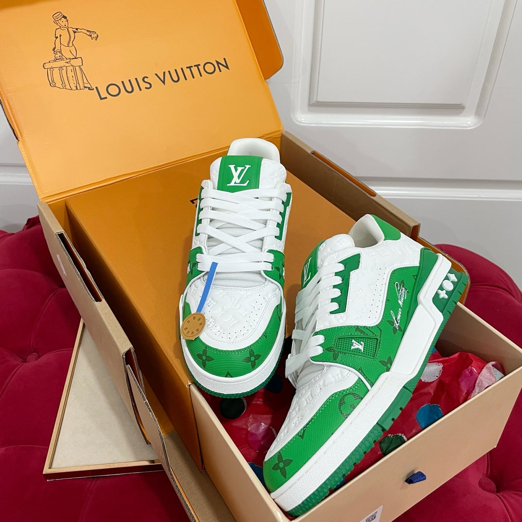 Louis Vuitton sneakers 44