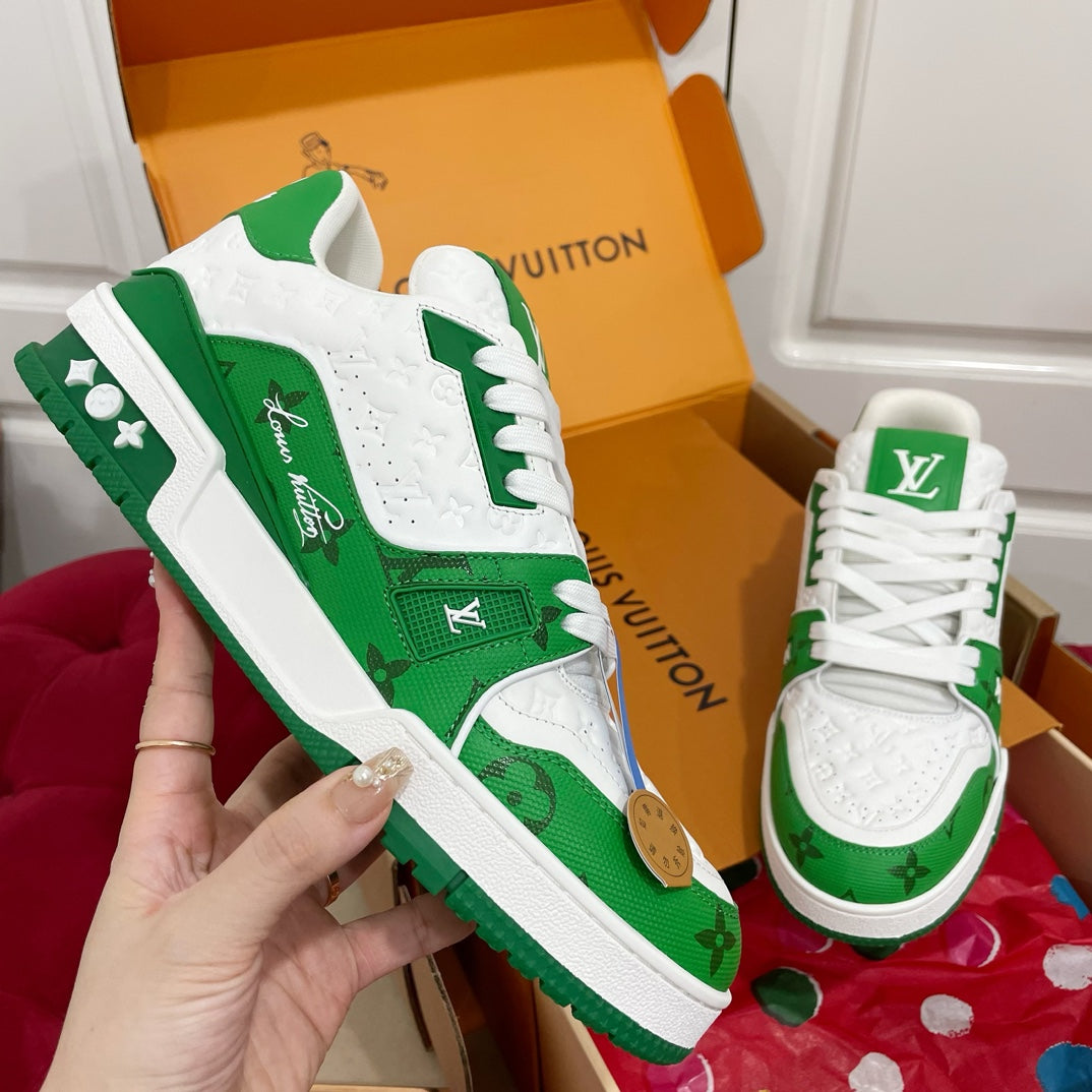 Louis Vuitton sneakers 44