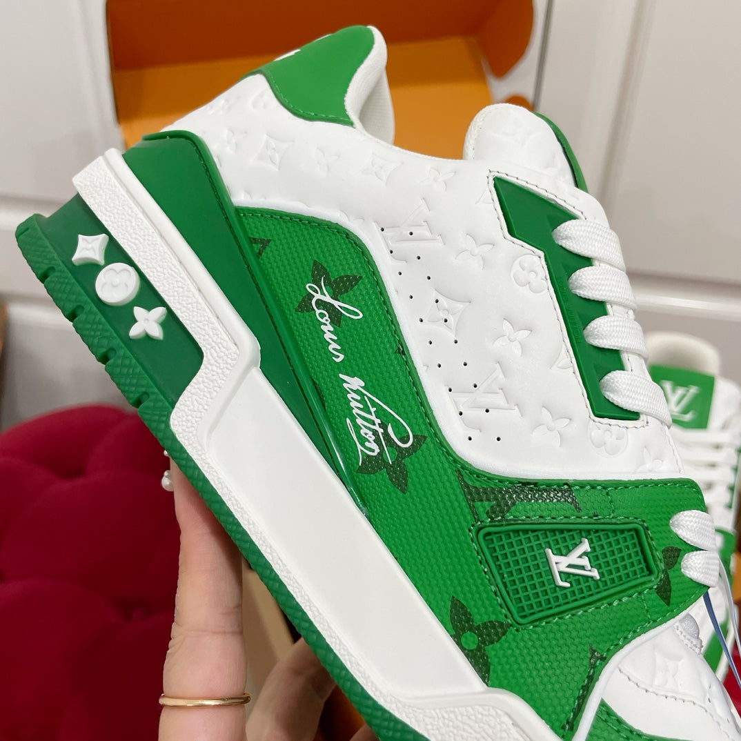 Louis Vuitton sneakers 44