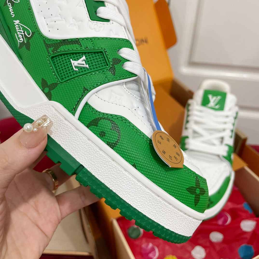 Louis Vuitton sneakers 44