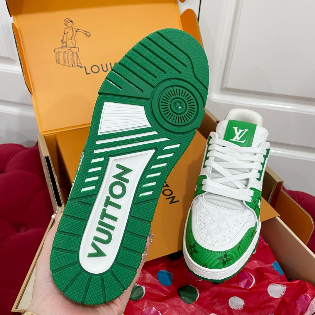 Louis Vuitton sneakers 44